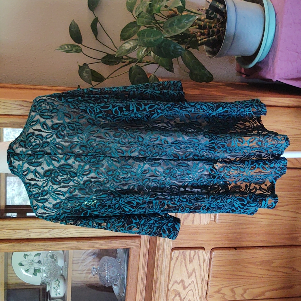 LulaRoe Kimono size Med - Picture 3 of 3